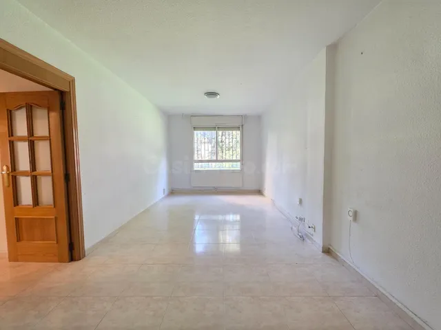 Acogedor Piso en Orcasitas, Madrid - Ideal para Tu Nueva Vid - foto 4