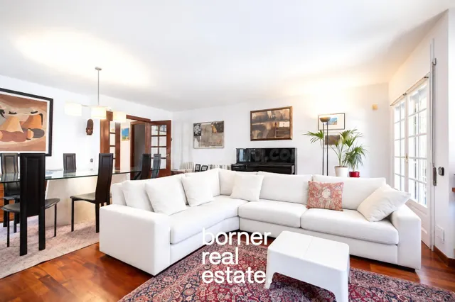 Exclusiva casa esquinera de 386m2 con jardín privado y pisci - foto 5