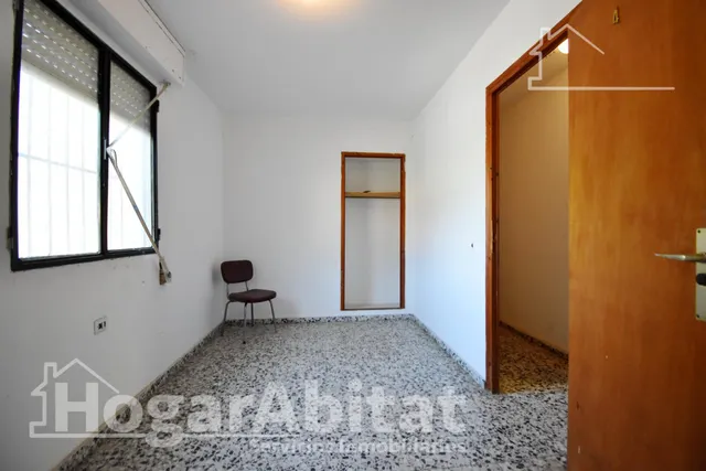 CHALET CON 17 DORMITORIOS, PISCINA, GARAJE, JARDÍN Y BARBACOA — 26