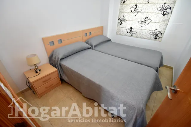 Seminuevo con terraza, piscina y garaje cerca de la playa — 21