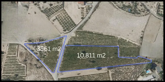 Parcela en el centro Valverde de 14.372 m2