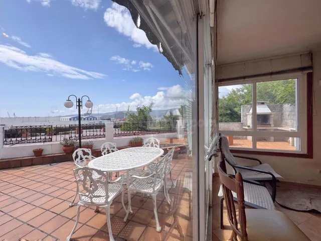 CASA CON VISTAS AL MAR ENTRE MARÍN Y PONTEVEDRA — 2