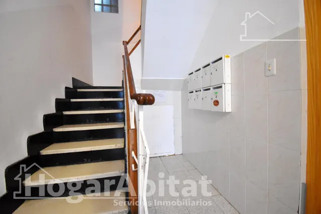 MUY AMPLIO CON 5 DORMITORIOS Y TERRAZA EN CENTRO — 44