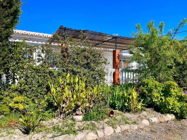 Encantadora casa de campo con piscina y olivar en Antequera - foto 3