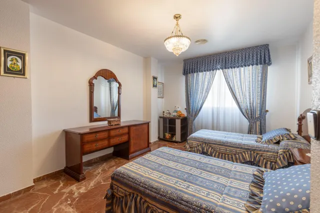 Amplio Triplex en Vega de Granada: Tu Nuevo Hogar Espera por Ti — 31