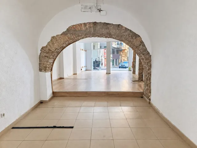 Local comercial de 111 m2 en pleno centro de Tortosa — 2