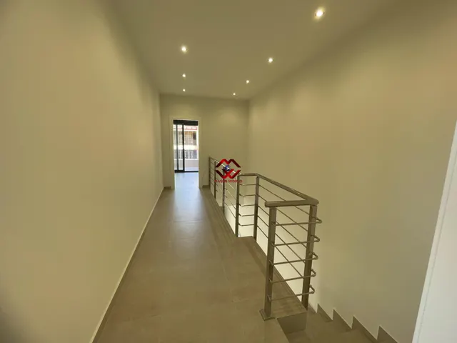 Chalet independiente de diseño con piscina privada y jardín en Heredades — 23