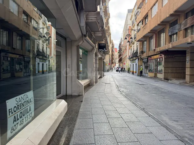Local comercial 102m² en alquiler - Casco Antiguo