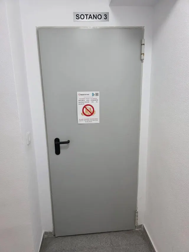 Plaza de garaje frente al corte ingles — 8