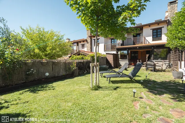 Chalet adosado con jardín y porche acristalado en Urbanización Lomas de Badaguás — 12