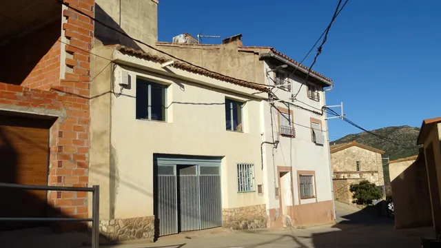 Propiedad de 2 alturas diáfanas en zona Residencial - foto 2