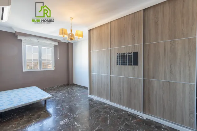Casa adosada con terraza, vistas a Granada y Sierra Nevada, garaje y sótano — 24
