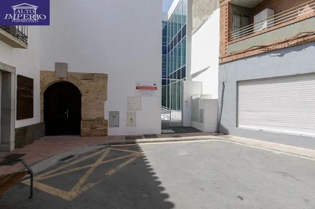 Piso en Armilla Centro con patio de 46 m2, 2 dormitorios y metro — 24