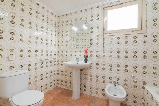¿Buscas una gran vivienda a escasos metros del centro? — 35