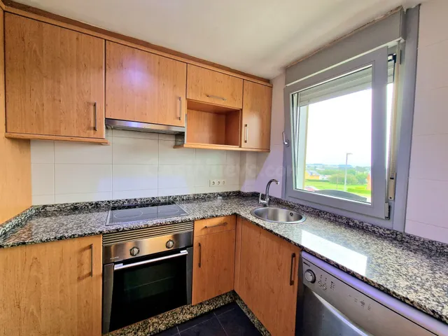 SE VENDE BAJO CON TERRAZA Y VISTAS AL MAR EN BARREIROS - foto 5