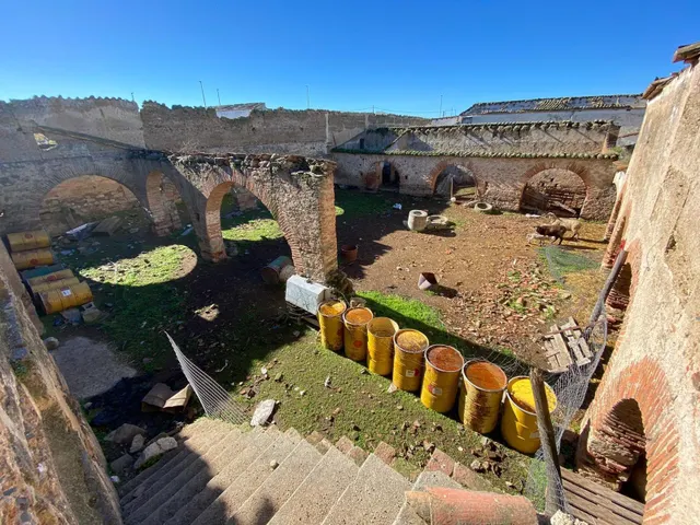 SOLAR EN CASAR DE CÁCERES — 8