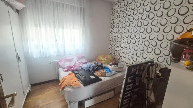 PISO VENTA SALAMANCA. Urbis te ofrece un piso en venta en la zona de Capuchinos-Glorieta-Ciudad Jardín, Salamanca. — 46