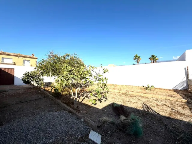 CASA DE PUEBLO CON GRAN PARCELA DE 636 m2, GARAJE Y MUCHAS POSIBILIDADES EN LAS NORIAS, EL EJIDO — 27