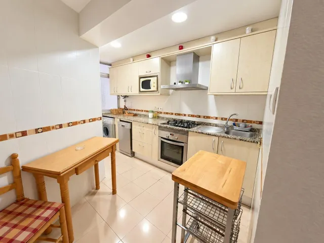 Piso luminoso de 2 dormitorios con terraza y trastero en Par - foto 2