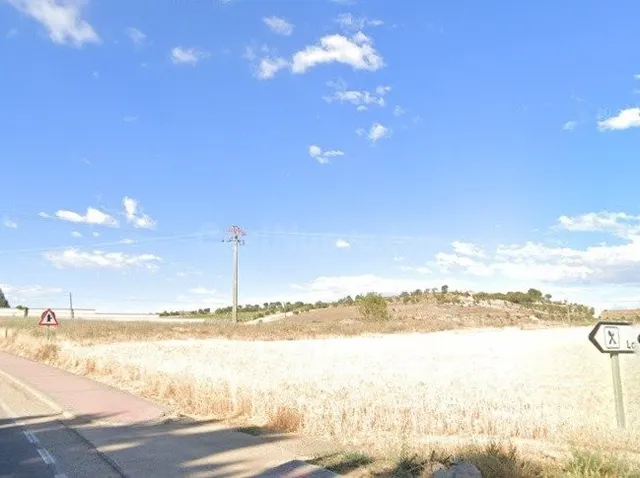 VENTA DE SUELO  URBANIZABLE RESIDENCIAL EN FUENSALDAÑA — 5