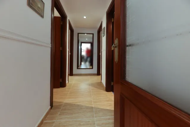 Amplio piso de 3 dormitorios con terraza, garaje y trastero en Las Lagunas — 23