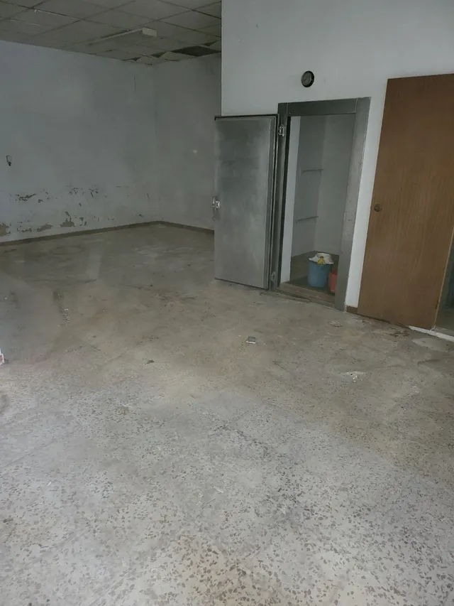 se vende local en nuevas colinas — 9