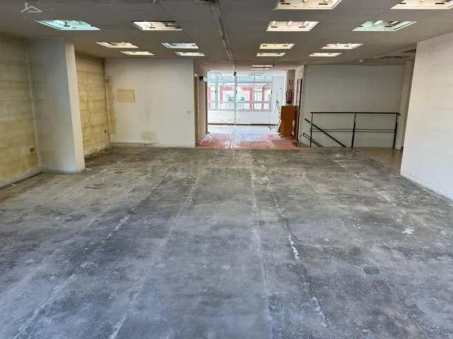 OFICINA TOTALMENTE DIÁFANA EN EL CENTRO FINANCIERO DE LA CIU