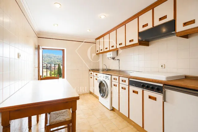 Vivienda acogedora con balcón y vistas despejadas — 21