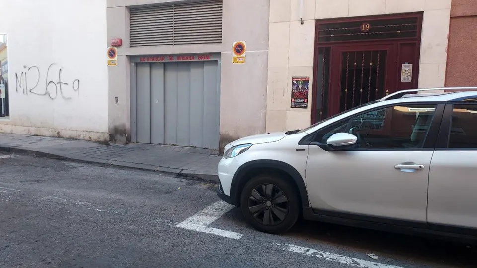 SE ALQUILA GARAJE EN MUY BUENA ZONA