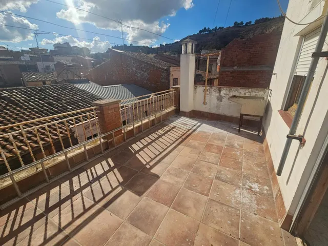 Casa con garaje, patio, balcón y terraza en Alguaire — 25