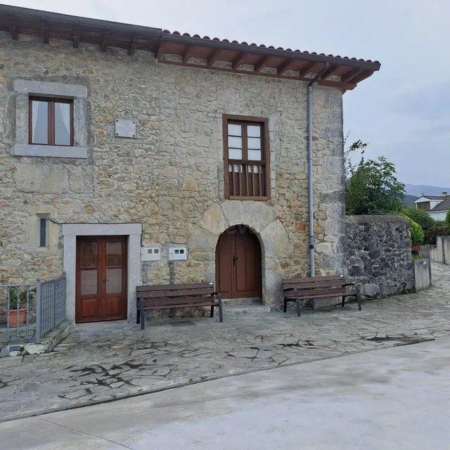 CASA DE PIEDRA CON TERRENO URBANO EN RIVA DE RUESGA - foto 3