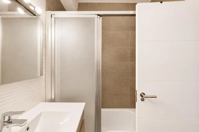 Piso reformado de 113 m2 en pleno centro de Murcia con 4 dormitorios y 2 baños — 17