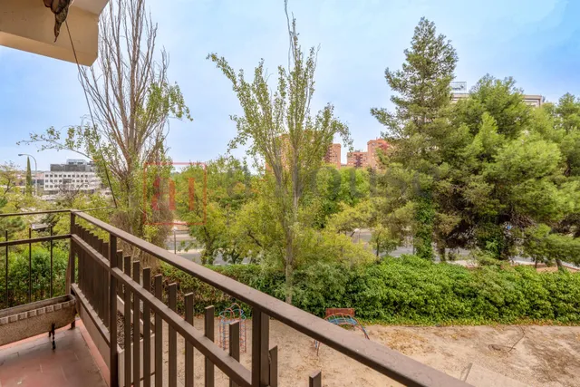 PISO EXTERIOR CON PISCINA  Y PLAZA DE GARAJE EN EL BARRIO DE ESTRELLA — 7