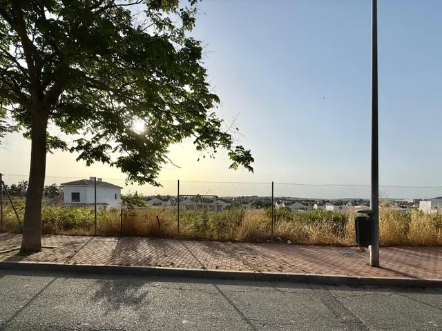 EXCLUSIVA PARCELA URBANA DE 500 m2 EN GUADALAJAQUE, JUNTO AL - foto 4
