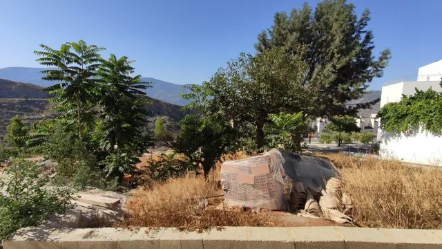 PARCELA URBANA EN LANJARON — 22