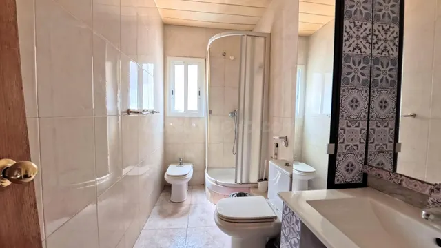 Piso en venta en la zona de Valldaura, con ascensor y balcón — 4