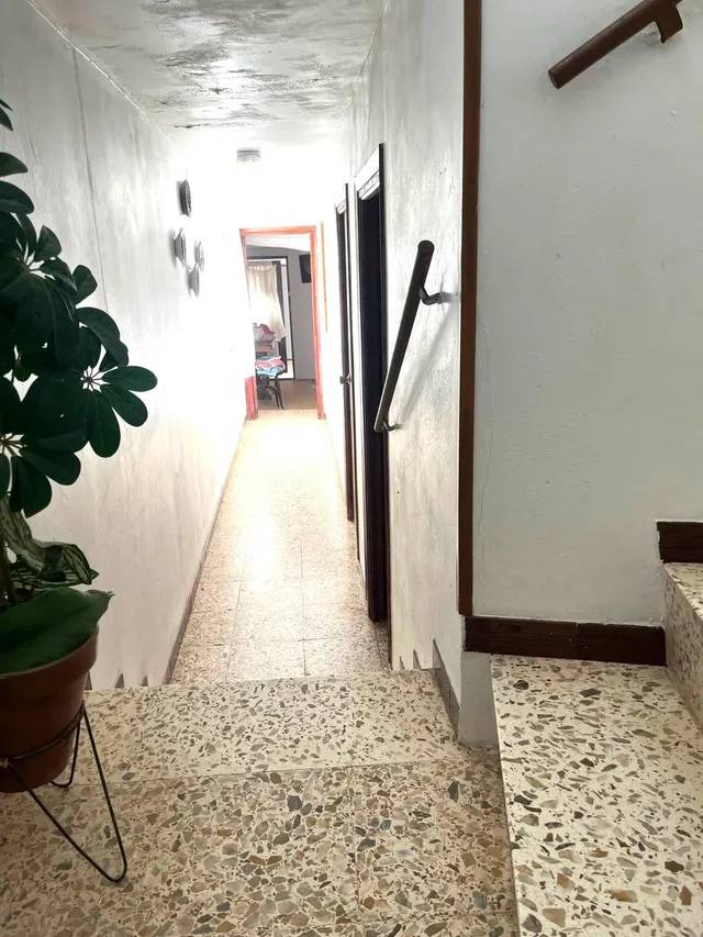 Vivienda en la localidad  Moros, pleno centro de la localidad. — 38