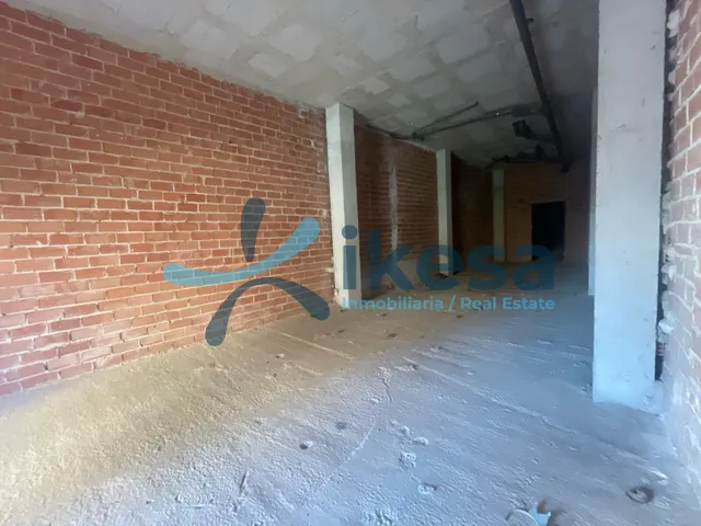 Venta de Local Comercial en Torredonjimeno, Jáne. — 14