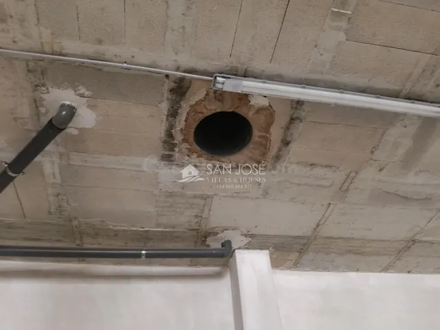 SE VENDE O SE ALQUILA LOCAL COMERCIAL AMPLIO Y DIAFANO EN AS - foto 4