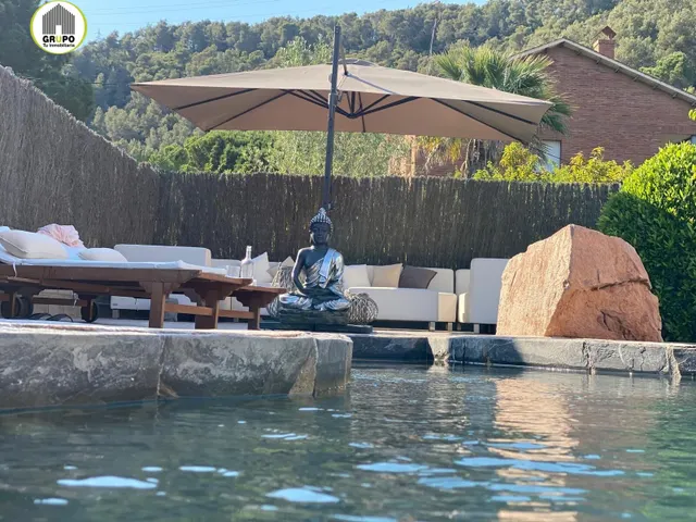 Casa reformada de tres plantas con piscina, jacuzzi, gimnasio, sauna  y vistas a parque natural — 47
