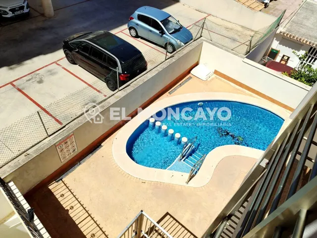 Fantástico apartamento con vistas al mar en Torrevieja, Alicante — 25