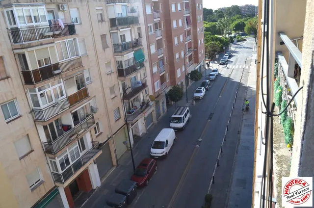 Gran oportunidad en C/ Escultor Rocamora — 21