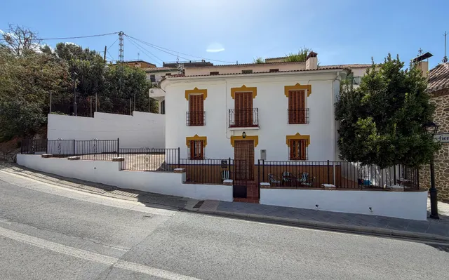 Casa independiente en la entrada de Pinos Genil. (A 10 minutos de Granada) — 32