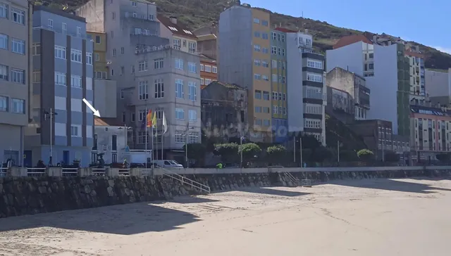 Casa en el paseo de la playa en Malpica - foto 3