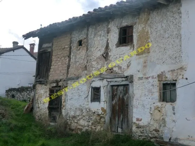CASA COCHERA Y CHOCO PARA REFORMAR LAS HERAS — 14