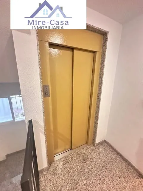 SE VENDE PISO NUEVO EN PLAZA MADRID — 9