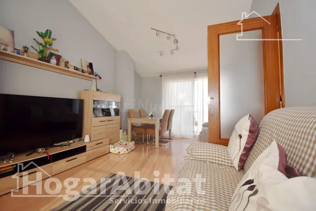 AMPLIO ÁTICO DÚPLEX CON GARAJE Y DOS TERRAZAS SOBRE LA AV DE - foto 4