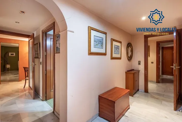 EXCLUSIVO PISO CON JARDÍN PRIVATIVO EN UNA DE LAS MEJORES URBANIZACIONES DE GRANADA — 34