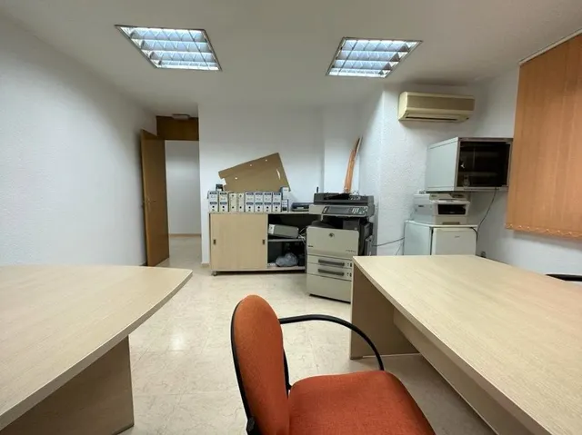 ¿Estás buscando una oficina en el paseo de Almería? — 8