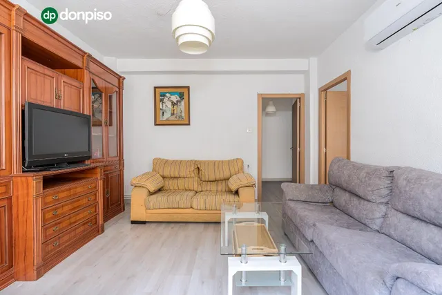 PISO JUNTO CAMINO DE RONDA — 6